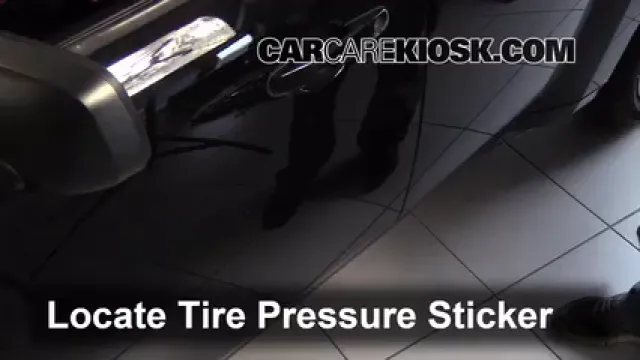 2009 Chevrolet HHR LS 2.2L 4 Cyl. FlexFuel Pneus et roues Vérifier la pression des pneus